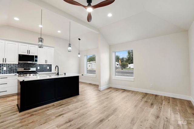 304 Van Buren, Twin Falls, ID 83301