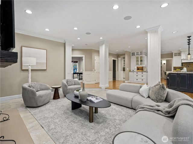 6158 162nd Place SE, Bellevue, WA 98006
