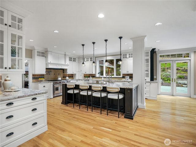 6158 162nd Place SE, Bellevue, WA 98006