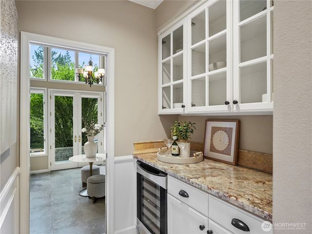 6158 162nd Place SE, Bellevue, WA 98006