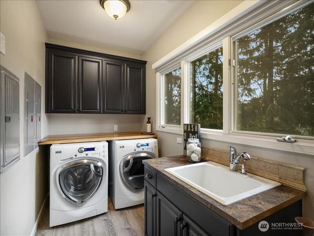 6158 162nd Place SE, Bellevue, WA 98006