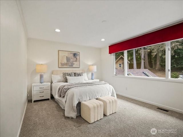 6158 162nd Place SE, Bellevue, WA 98006