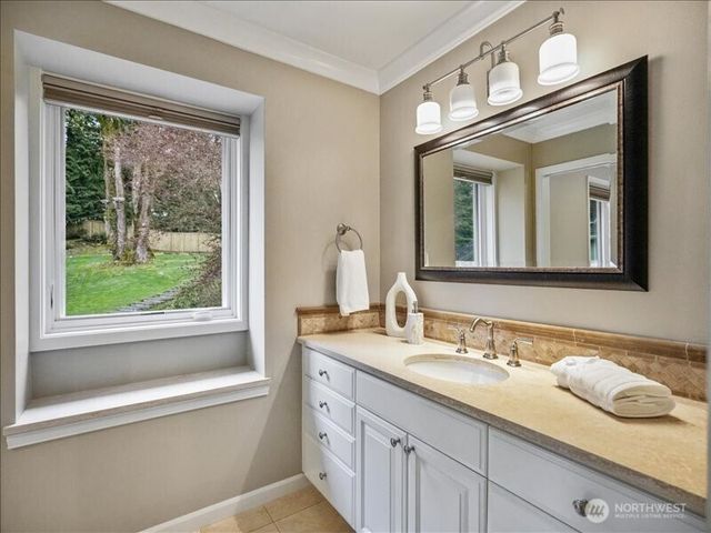 6158 162nd Place SE, Bellevue, WA 98006