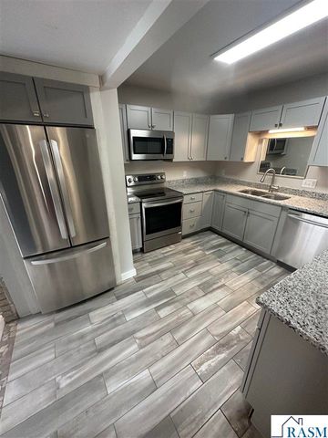 412 Holly Lane, Mankato, MN 56001