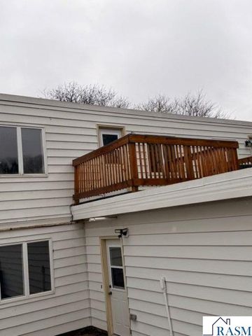 412 Holly Lane, Mankato, MN 56001