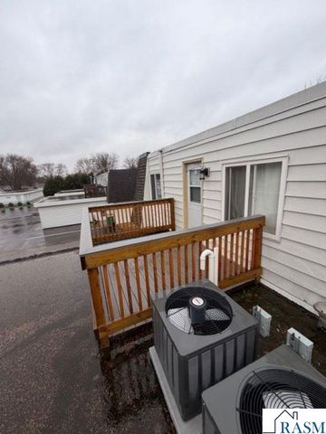 412 Holly Lane, Mankato, MN 56001