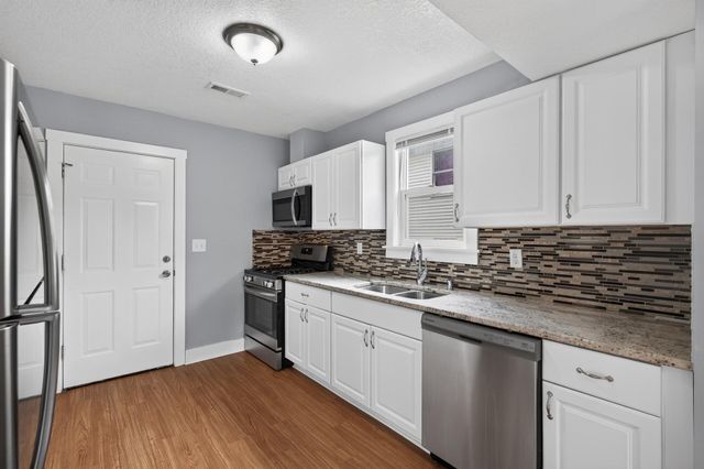 3718 Fremont Avenue N, Minneapolis, MN 55412