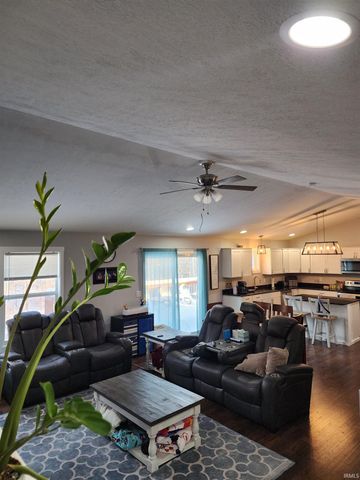 44 Sherwood Lane, Bedford, IN 47421