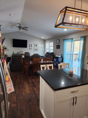 44 Sherwood Lane, Bedford, IN 47421