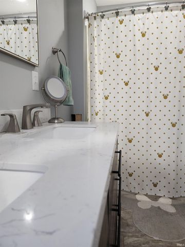 44 Sherwood Lane, Bedford, IN 47421