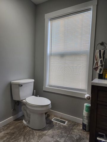 44 Sherwood Lane, Bedford, IN 47421