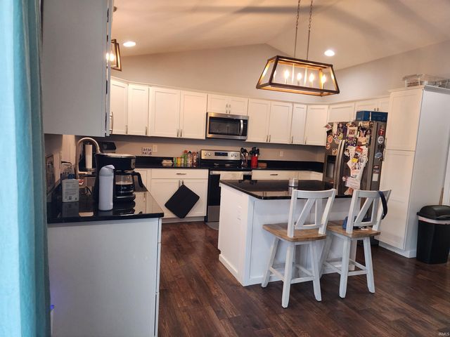 44 Sherwood Lane, Bedford, IN 47421