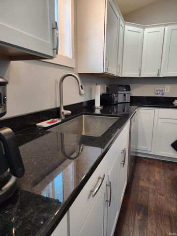 44 Sherwood Lane, Bedford, IN 47421