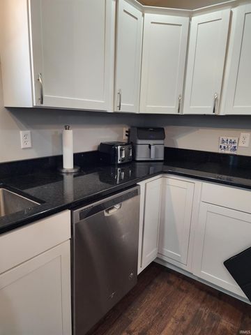 44 Sherwood Lane, Bedford, IN 47421