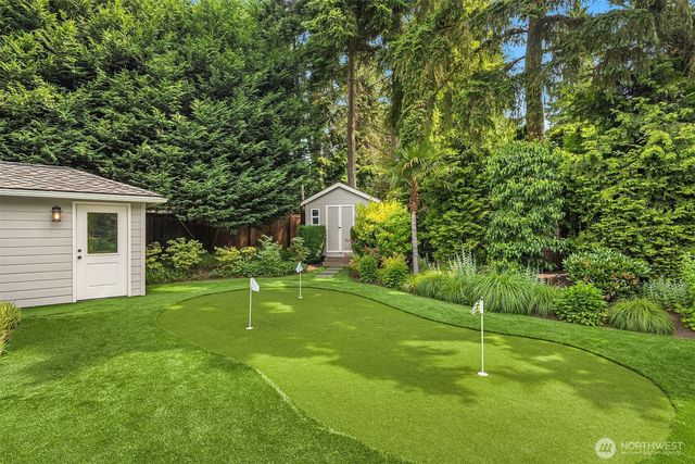 2042 77th Avenue NE, Medina, WA 98039