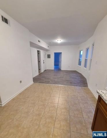58 Arlington Avenue 2nd Fl, Newark, NJ 07104