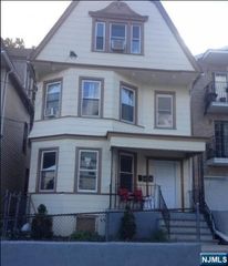 58 Arlington Avenue 2nd Fl, Newark, NJ 07104