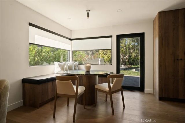 23921 Berdon Street, Woodland Hills, CA 91367