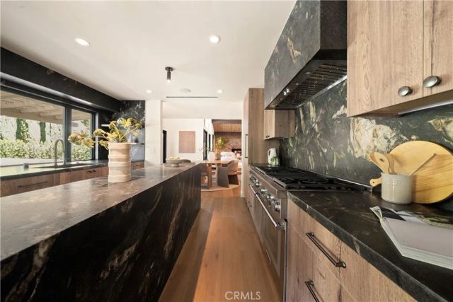 23921 Berdon Street, Woodland Hills, CA 91367