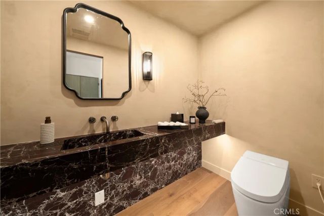 23921 Berdon Street, Woodland Hills, CA 91367