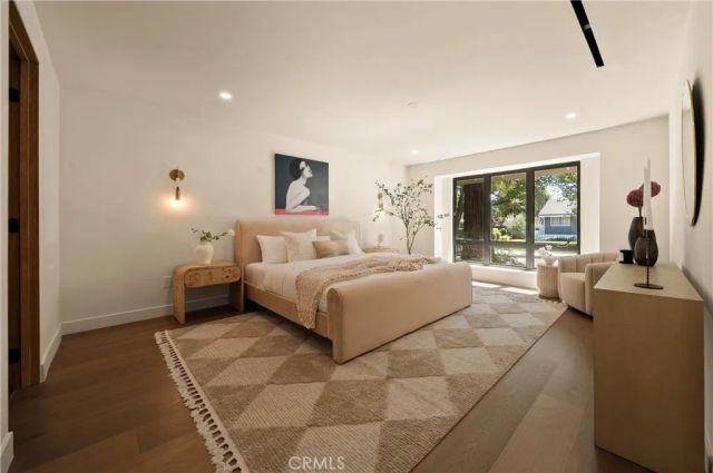 23921 Berdon Street, Woodland Hills, CA 91367