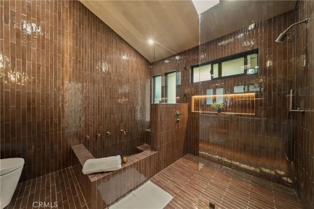 23921 Berdon Street, Woodland Hills, CA 91367
