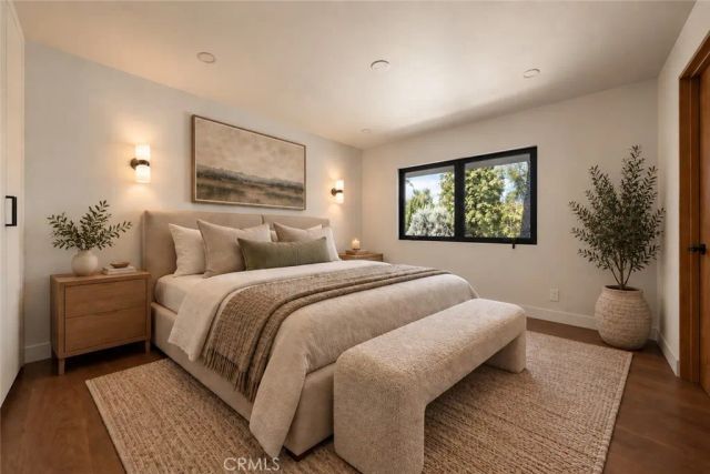 23921 Berdon Street, Woodland Hills, CA 91367
