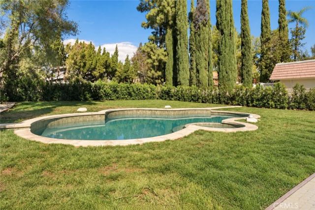 23921 Berdon Street, Woodland Hills, CA 91367