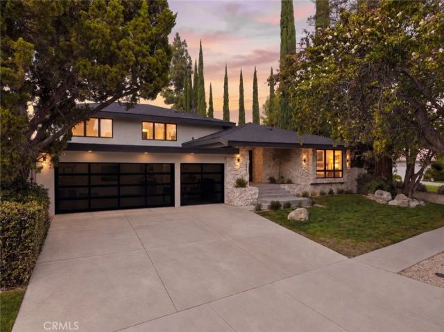 23921 Berdon Street, Woodland Hills, CA 91367