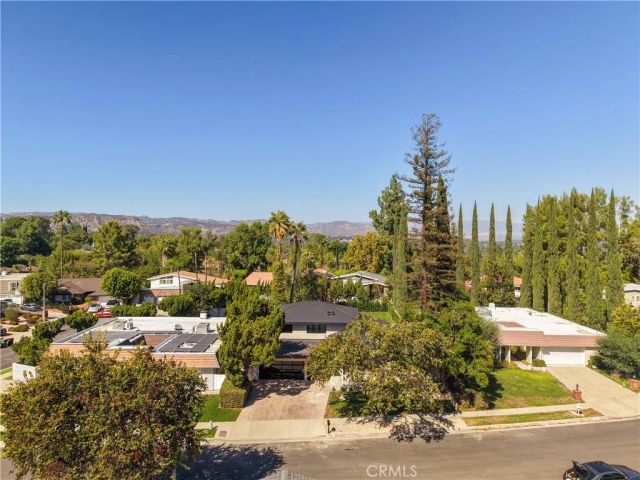 23921 Berdon Street, Woodland Hills, CA 91367