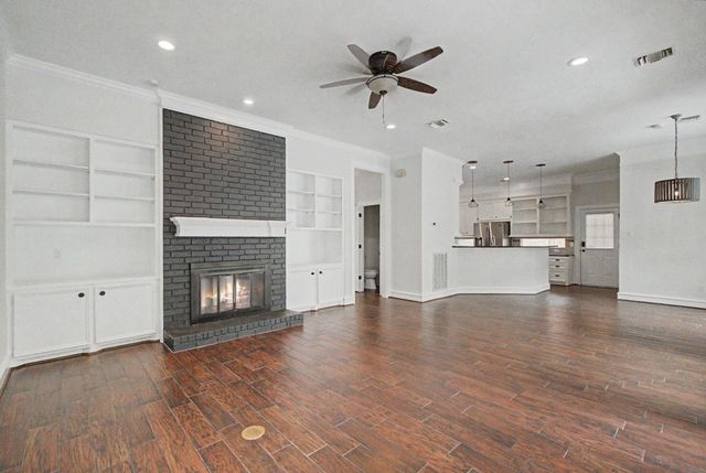 87 Rush Haven Drive, The Woodlands, TX 77381