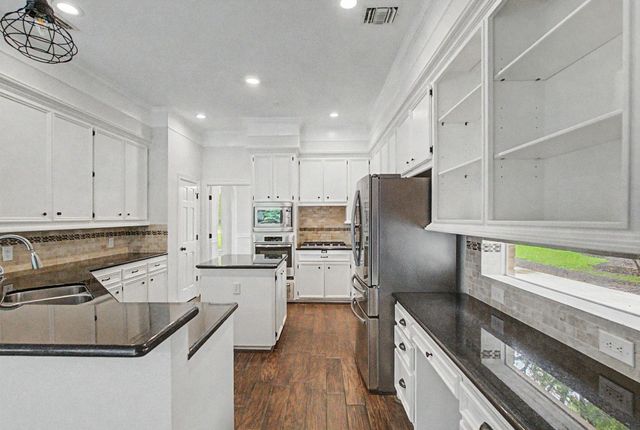 87 Rush Haven Drive, The Woodlands, TX 77381