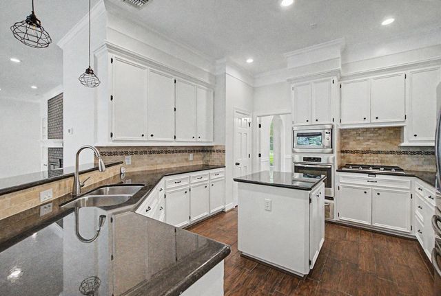 87 Rush Haven Drive, The Woodlands, TX 77381