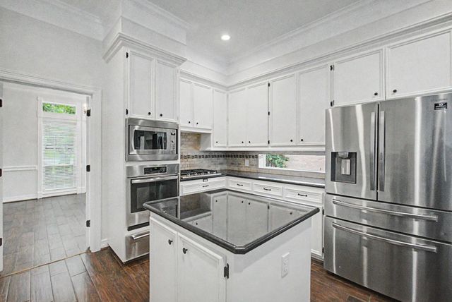 87 Rush Haven Drive, The Woodlands, TX 77381