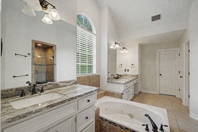 87 Rush Haven Drive, The Woodlands, TX 77381