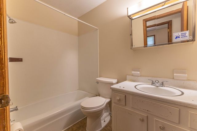 7681 E PARKLANE DR, Columbia, MO 65201