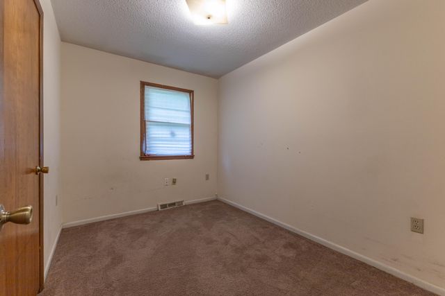 7681 E PARKLANE DR, Columbia, MO 65201