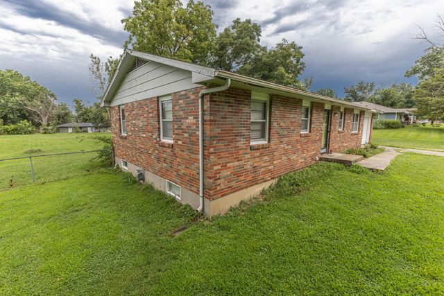 7681 E PARKLANE DR, Columbia, MO 65201