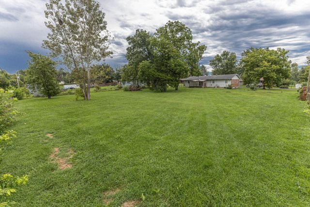 7681 E PARKLANE DR, Columbia, MO 65201
