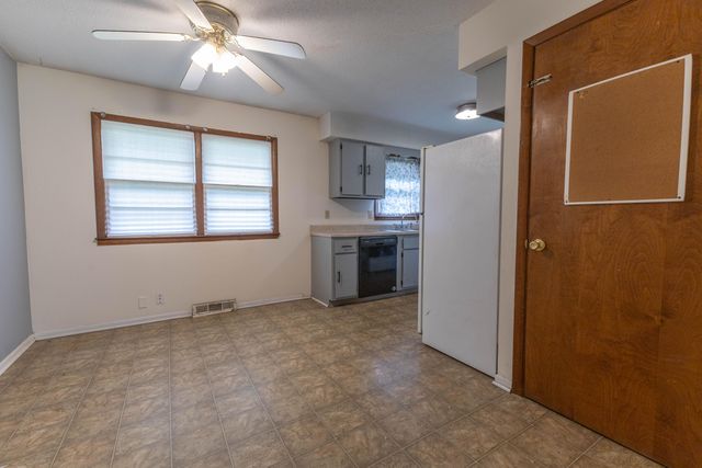 7681 E PARKLANE DR, Columbia, MO 65201