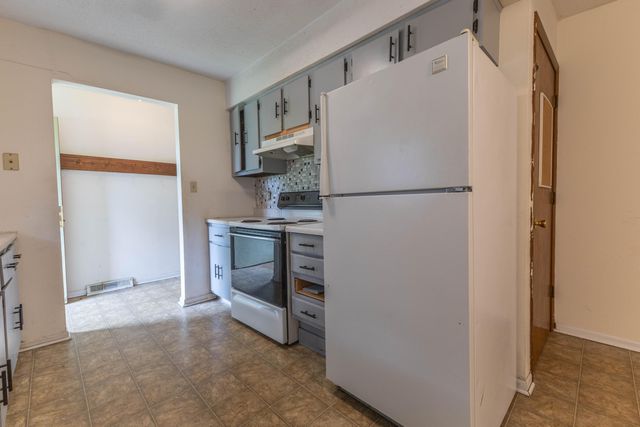 7681 E PARKLANE DR, Columbia, MO 65201
