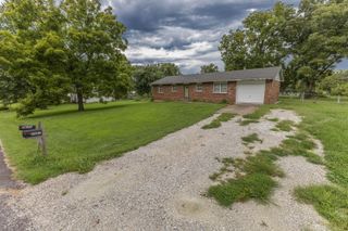 7681 E PARKLANE DR, Columbia, MO 65201