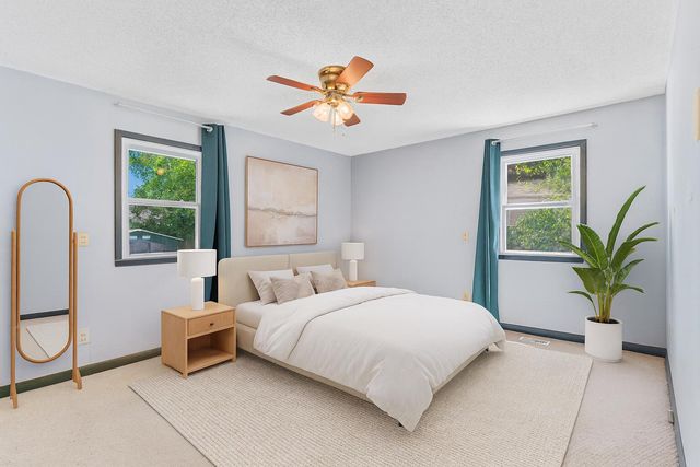 1904 S Village Lane, Bolivar, MO 65613