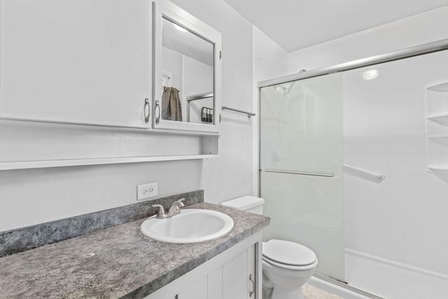 1904 S Village Lane, Bolivar, MO 65613