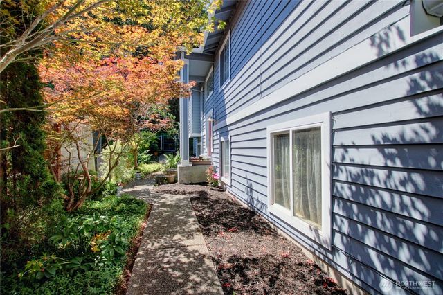 5208 213th Place SW, Mountlake Terrace, WA 98043
