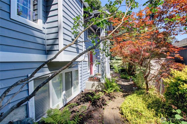 5208 213th Place SW, Mountlake Terrace, WA 98043