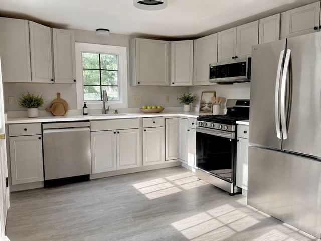 1 Bridge St, Bedford, MA 01730