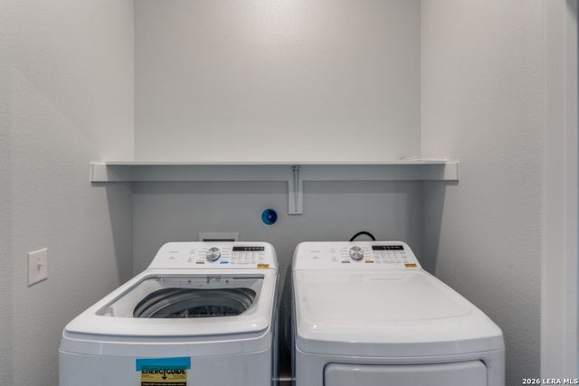 330 E Carson St Apt 2302, San Antonio, TX 78208