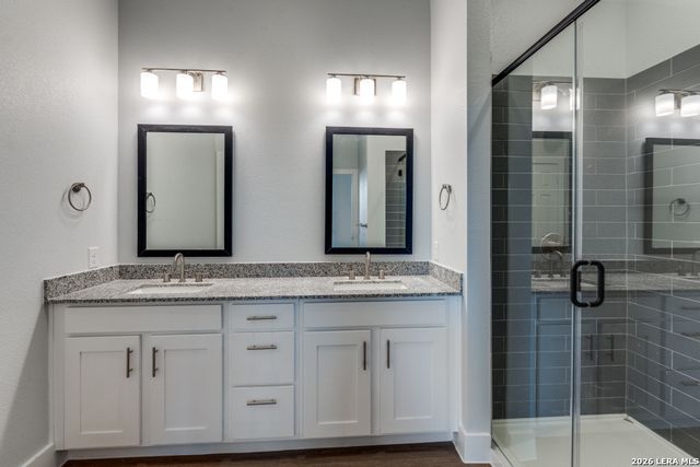 330 E Carson St Apt 2302, San Antonio, TX 78208