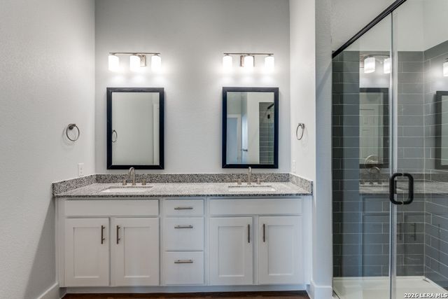 330 E Carson St Apt 2302, San Antonio, TX 78208